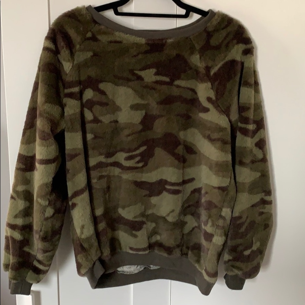 Green soft camo sweater